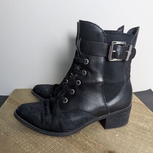 The Wishbone collection Women's black ankle booties pony leather 6